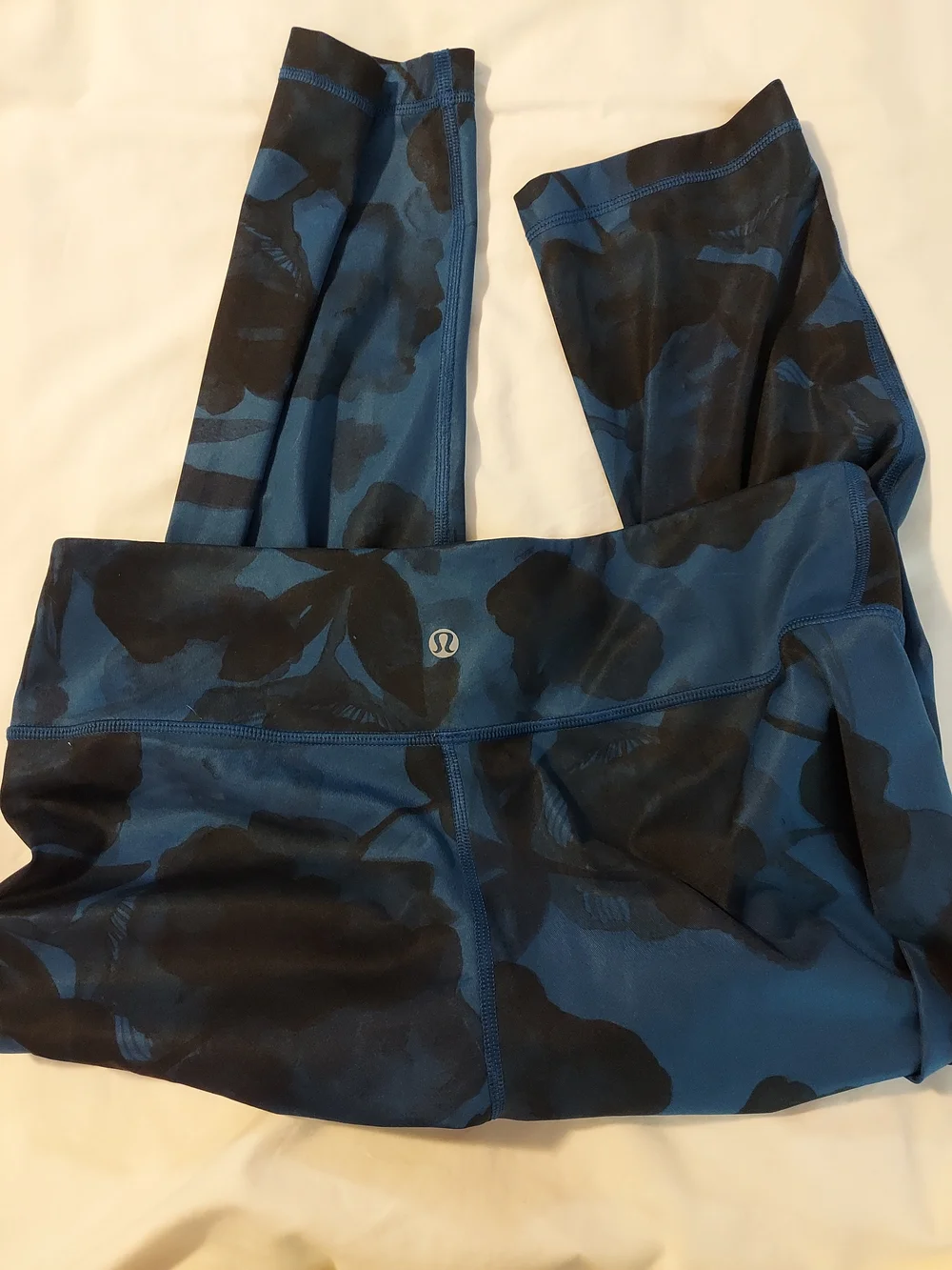 Lululemon Wunder Under Crop II Full-On Luxtreme - Jumbo Inky Floral - 10